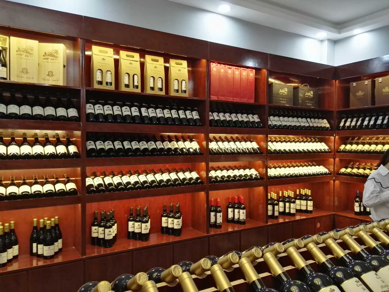 代理进口红酒生意选择怎样的黄瓜视频污成人?