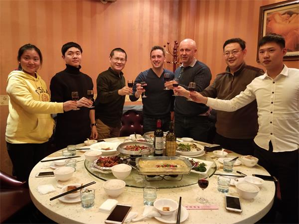 乐梦酒庄生产商皮特先生前来黄瓜视频下载APP最新版总部考察访问