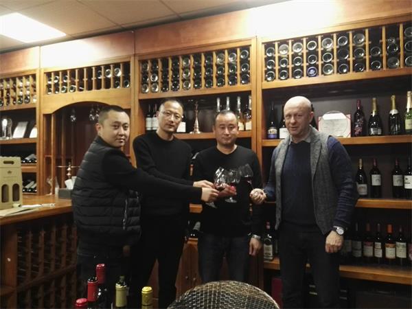 山东青岛客户前来黄瓜视频下载APP最新版总部考察黄瓜视频在线观看污